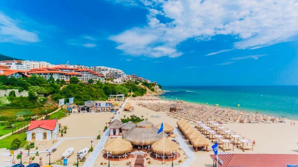 Dolce Vita Sea View Apartment Свети Влас Екстериор снимка
