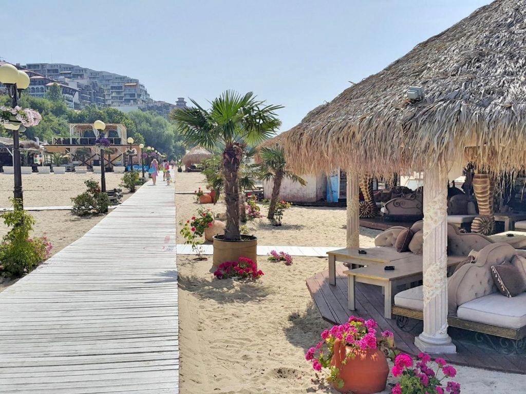 Dolce Vita Sea View Apartment Свети Влас Екстериор снимка